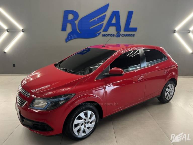 CHEVROLET - ONIX - 2014/2015 - Vermelha - R$ 48.900,00