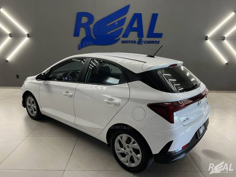 HYUNDAI - HB20 - 2022/2023 - Branca - R$ 68.900,00