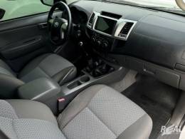 TOYOTA - HILUX - 2014/2015 - Branca - R$ 147.900,00