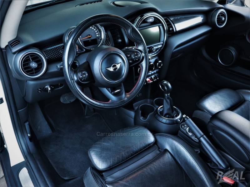 MINI - COOPER - 2015/2015 - Branca - R$ 107.900,00