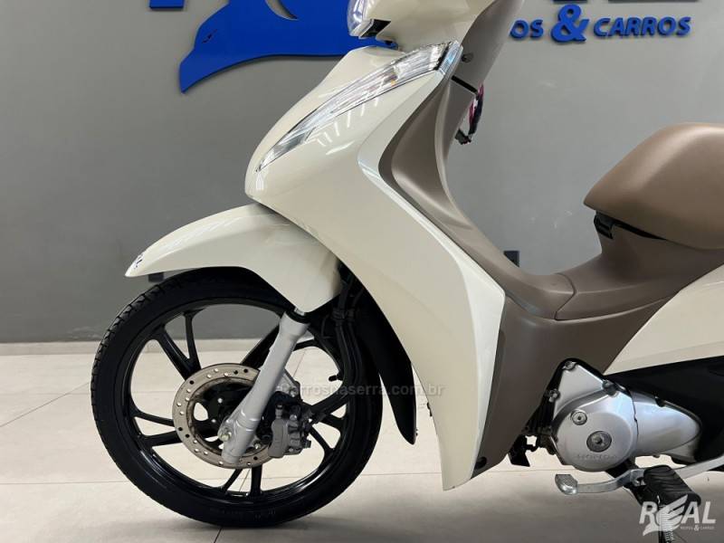 HONDA - BIZ 125 - 2023/2023 - Branca - R$ 19.900,00