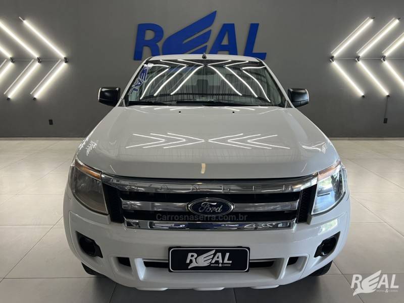 FORD - RANGER - 2015/2015 - Branca - R$ 89.900,00