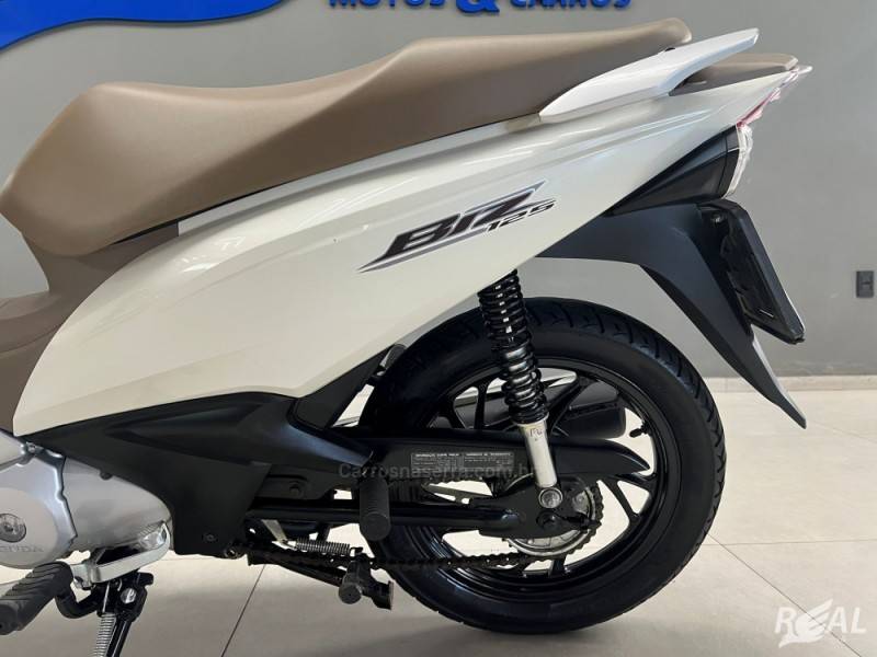 HONDA - BIZ 125 - 2023/2023 - Branca - R$ 19.900,00