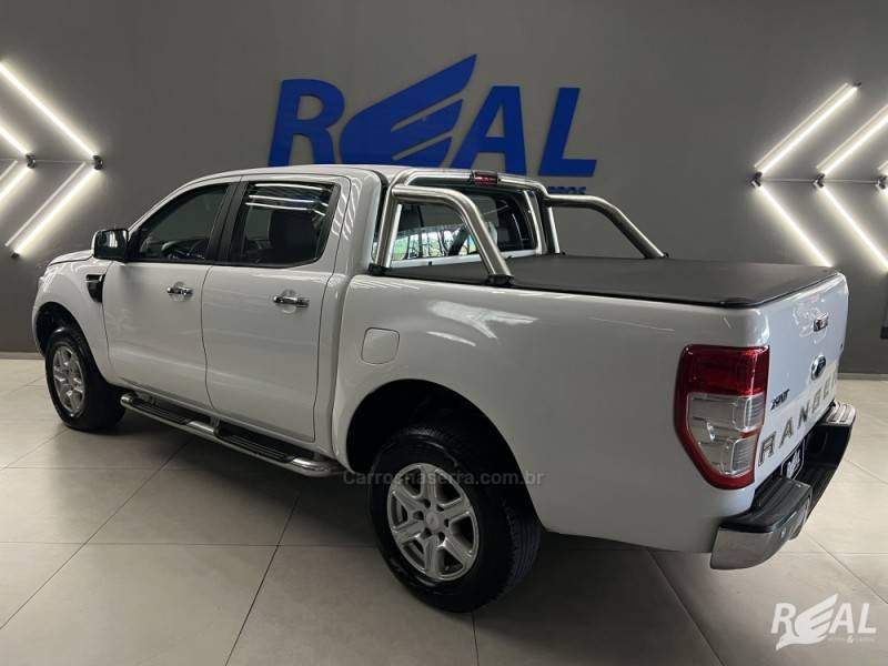 FORD - RANGER - 2015/2015 - Branca - R$ 89.900,00