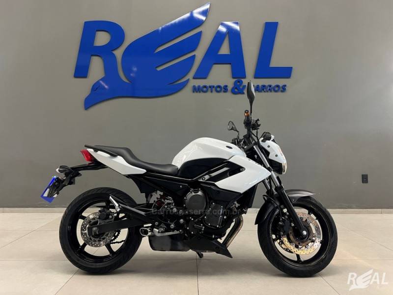 YAMAHA - XJ6 N - 2012/2012 - Branca - R$ 29.900,00