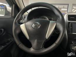 NISSAN - VERSA - 2017/2017 - Prata - R$ 32.900,00