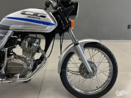 HONDA - CG 125 - 1989/1989 - Prata - R$ 9.900,00