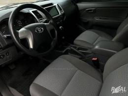 TOYOTA - HILUX - 2014/2015 - Branca - R$ 147.900,00