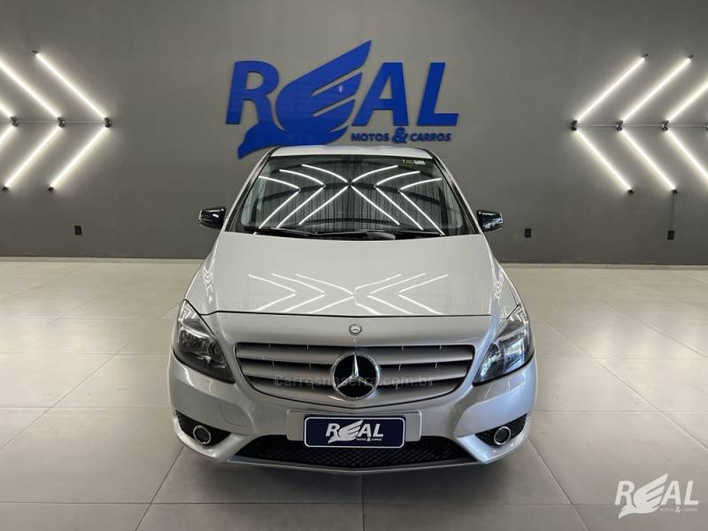 MERCEDES-BENZ - B 200 - 2012/2013 - Prata - R$ 64.900,00