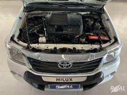 TOYOTA - HILUX - 2014/2015 - Branca - R$ 147.900,00