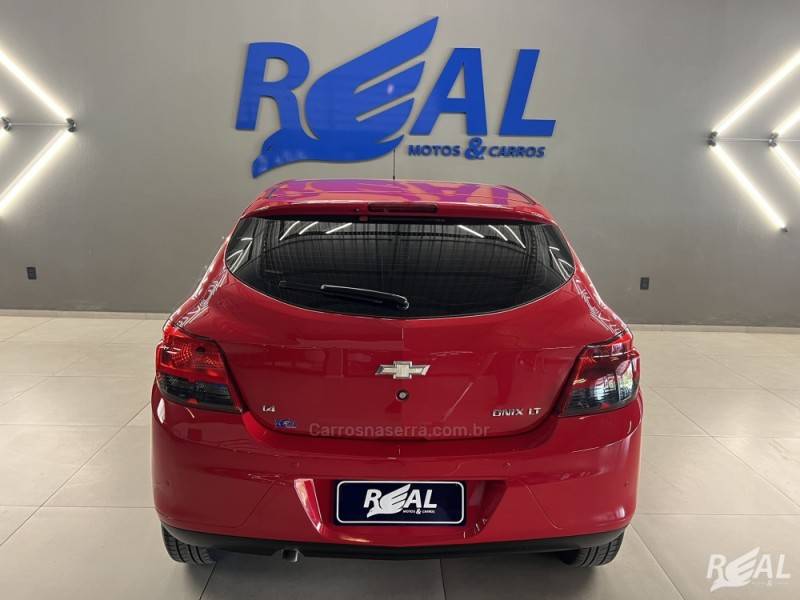 CHEVROLET - ONIX - 2014/2015 - Vermelha - R$ 48.900,00