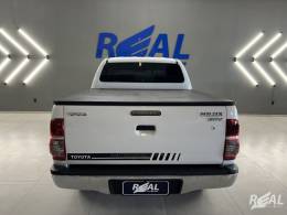 TOYOTA - HILUX - 2014/2015 - Branca - R$ 147.900,00