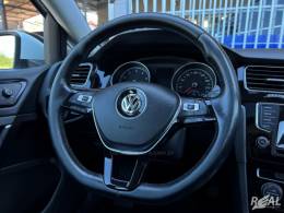 VOLKSWAGEN - GOLF - 2014/2015 - Branca - R$ 84.900,00