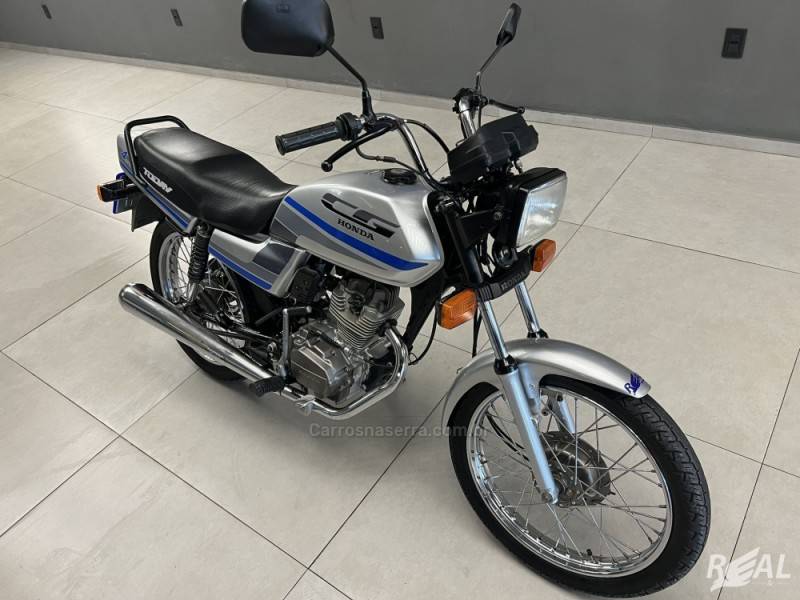 HONDA - CG 125 - 1989/1989 - Prata - R$ 9.900,00